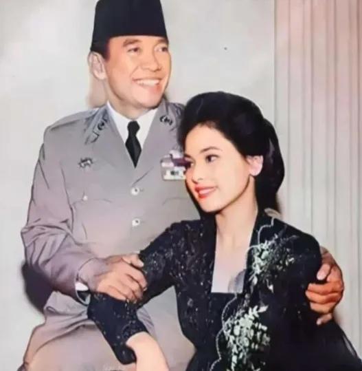 1959年，印尼总统秘密访日，日本人知道他好色，专门为他安排了一名19岁的绝色艺