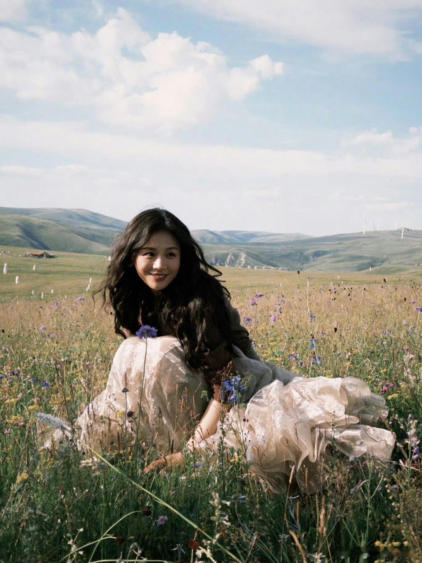 马思纯你爱女人的时候真的很美马思纯超迷人，戏外大大方方表达对女性情谊戏的喜爱，戏