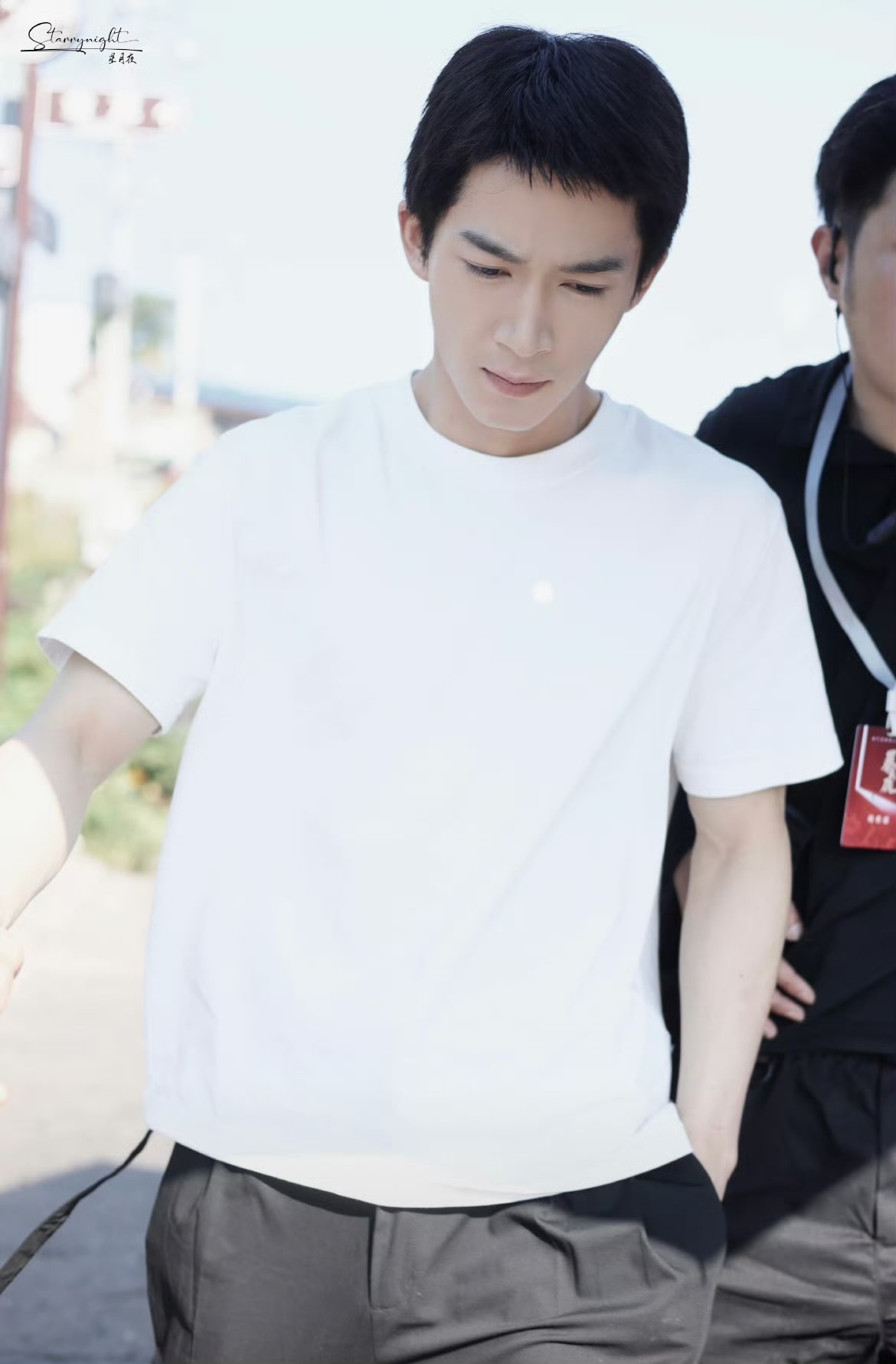 娱乐[超话]王星越近组剪短发了王星越暴虎冯河剪短发 ​​​王星越进组新剧暴虎冯河