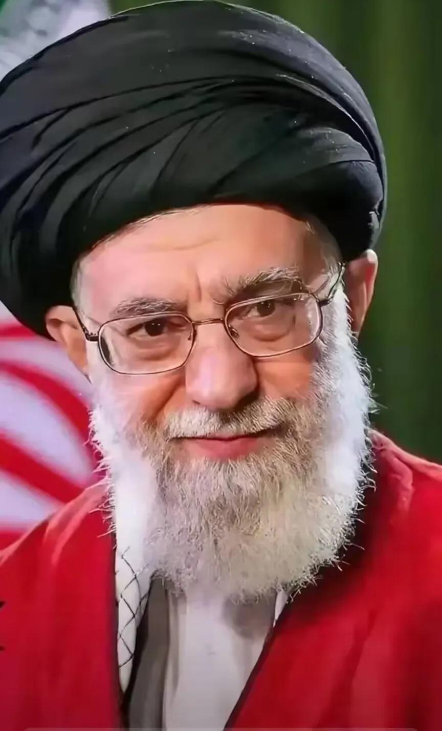 4月29日，伊朗驻开罗利益代表处负责人菲尔多西普尔公开发声。他直言，美国试图凭借