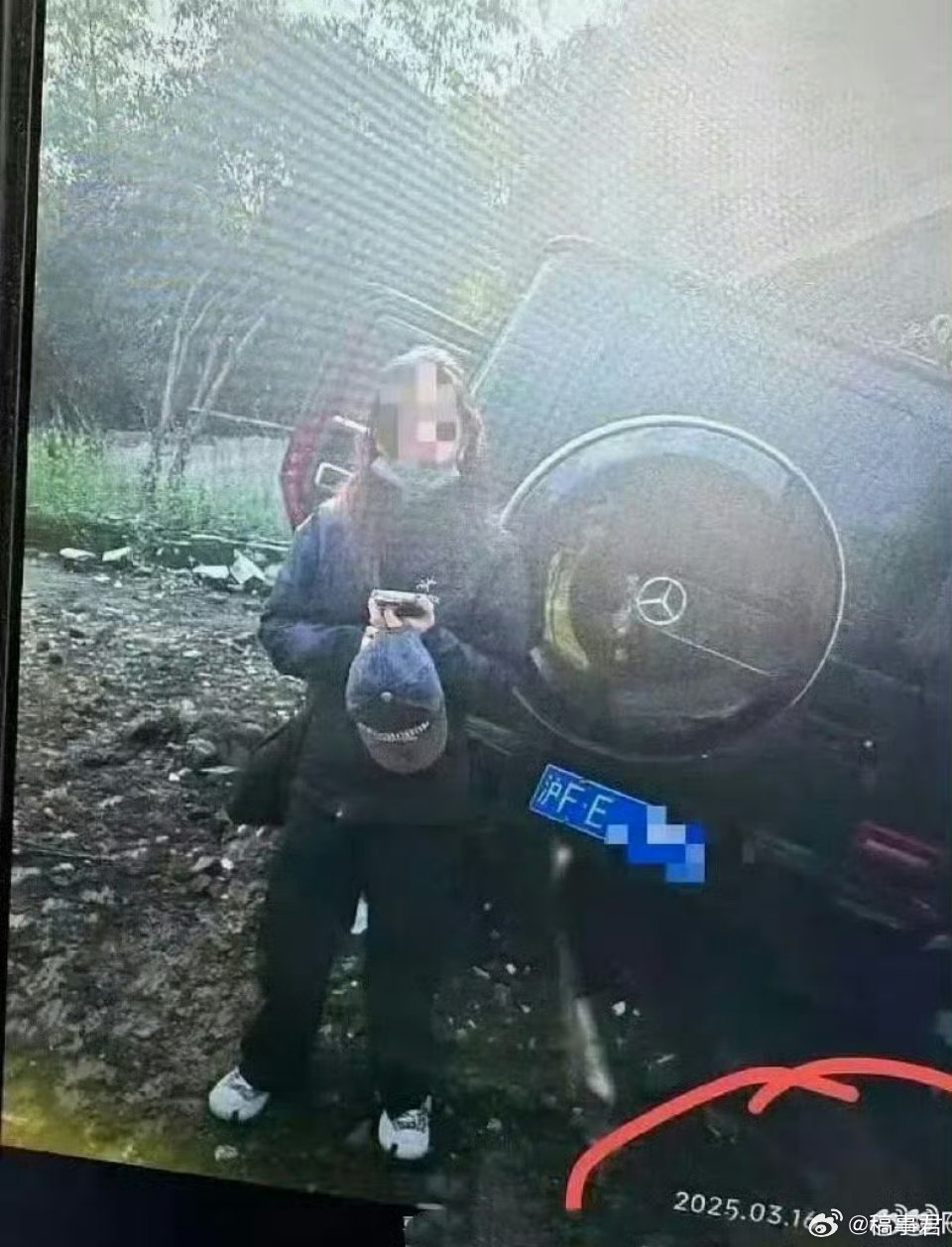 曝狗仔和金晨方谈判破裂关于金晨开车撞墙这事，现在的情况有点复杂，给大家理理：1.