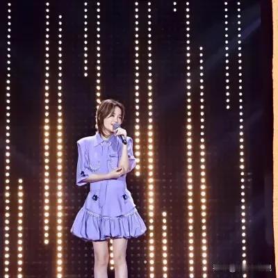 程响演唱会座位比观众多？歌红人不红的尴尬

2024年10月3号，贵州凯里那场面