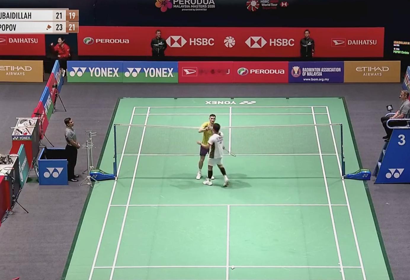 小波波夫🇫🇷 23-21、21-19 🇮🇩乌拜迪拉半决赛对手：陆光祖🇨