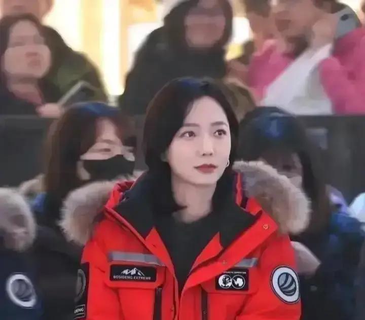 肉色丝袜卖断货了
 
王珞丹米兰街拍一出，天猫15D裸感款瞬间清零。补货排队15