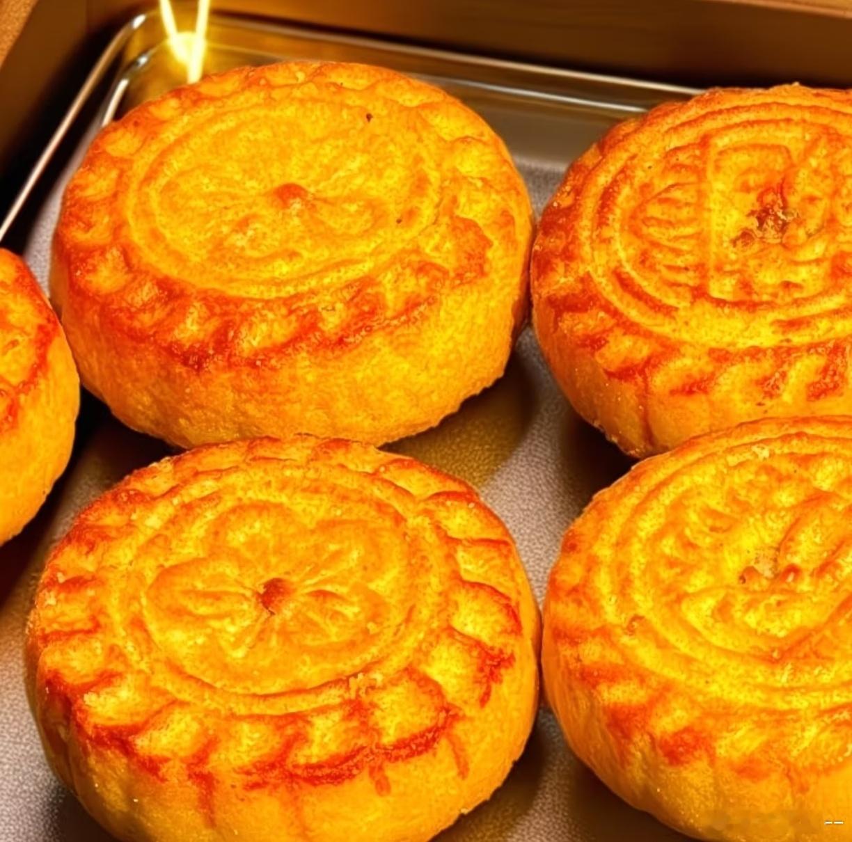 中秋佳节话月饼 ——打月饼 早年间，八月十五吃月饼，不是你想多少就多少，也许一人