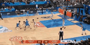 北京北汽新星曾凡博的封盖真是太残暴了！在今天北京北汽主场迎战广东东阳光的比赛中，