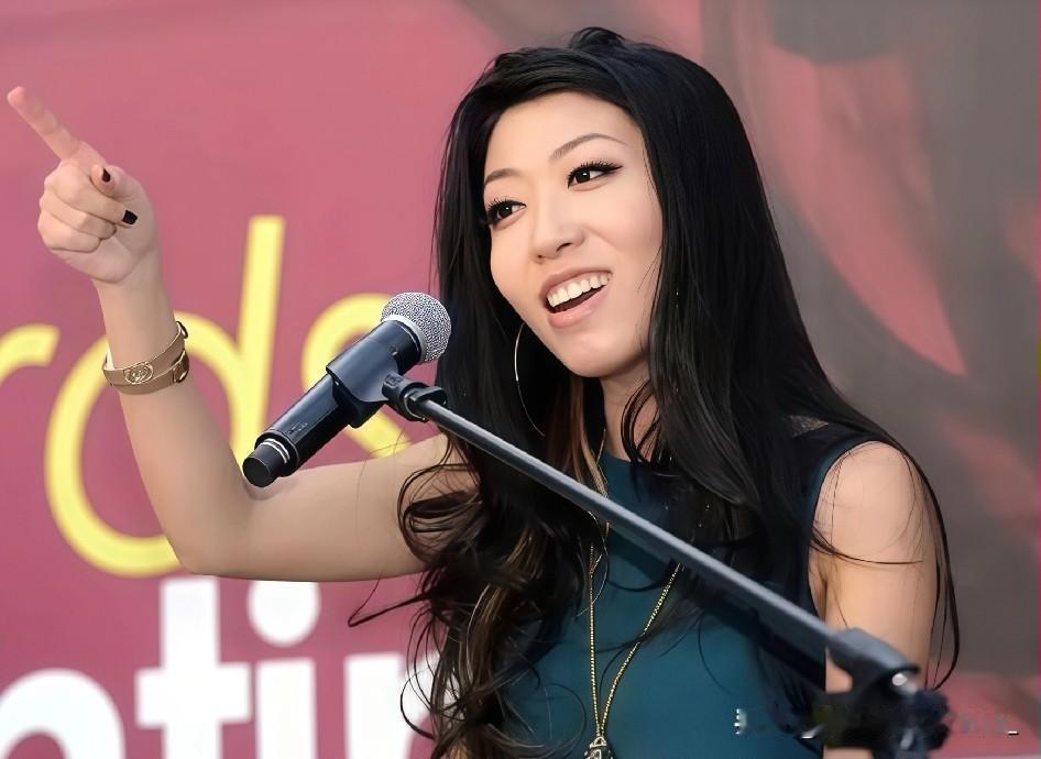 曲婉婷这是怎么了？
频频试水想回国，真以为是想家？

别逗了，那是钱袋子见底了，