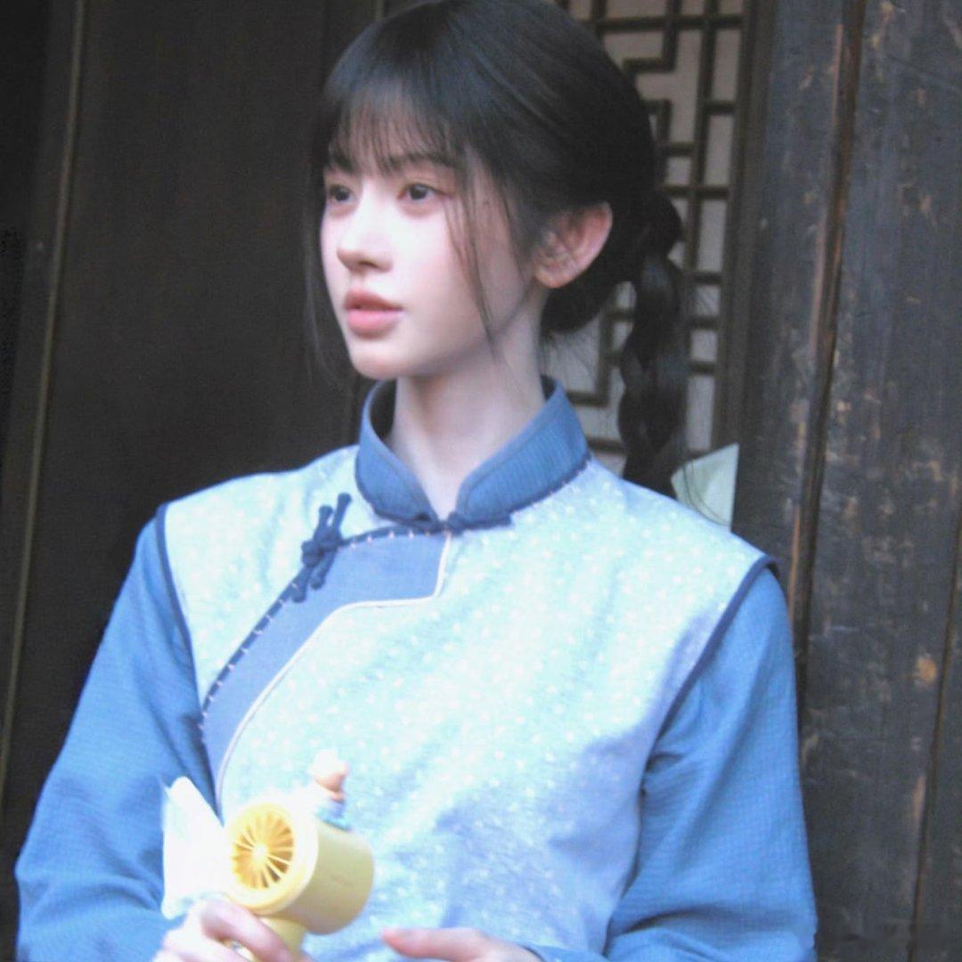 jjy鞠婧祎万花世界 jjy鞠婧祎苏绿夏"记忆突然卡帧，定格在你最耀眼的那个转身