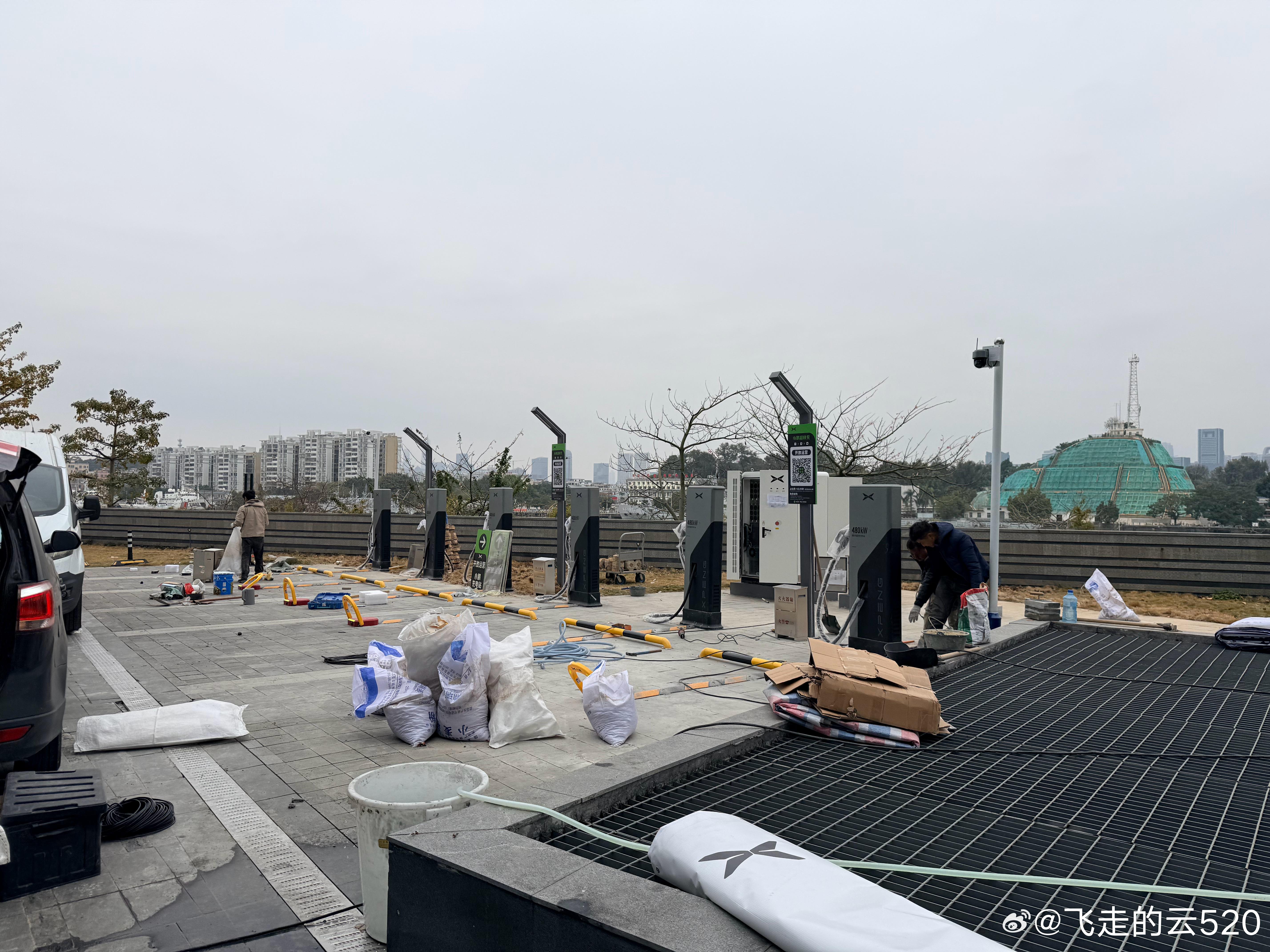 小鹏猛建超充站480kw的桩，能给的X9充到多少功率呢 