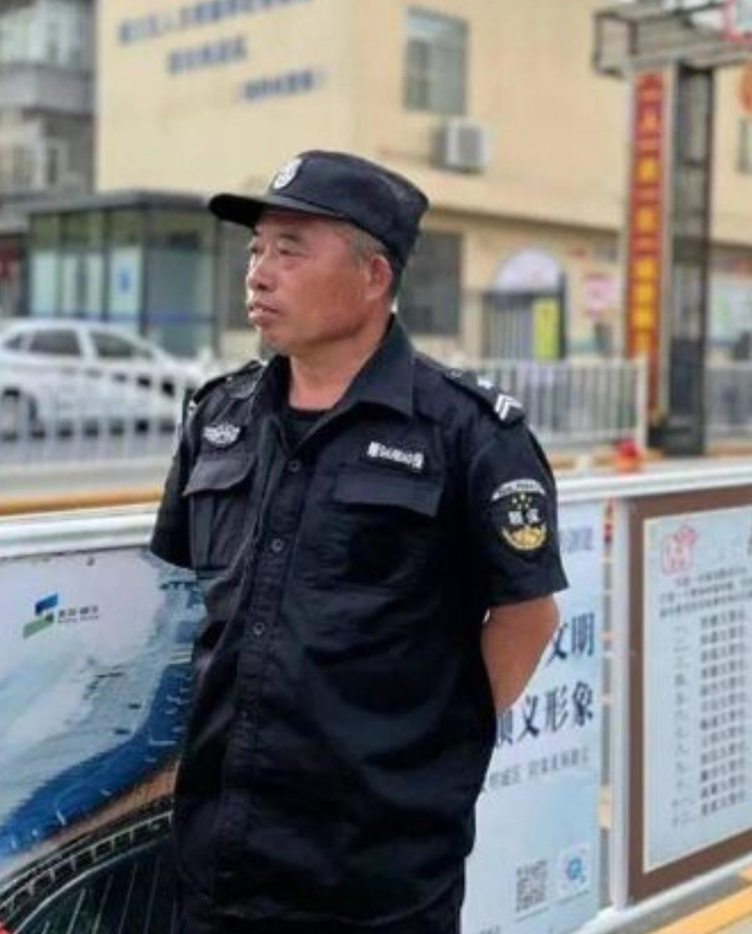 说句最扎心的大实话：保安就是一名普通的秩序维护员。他们没有执法权、薪资微薄，很多