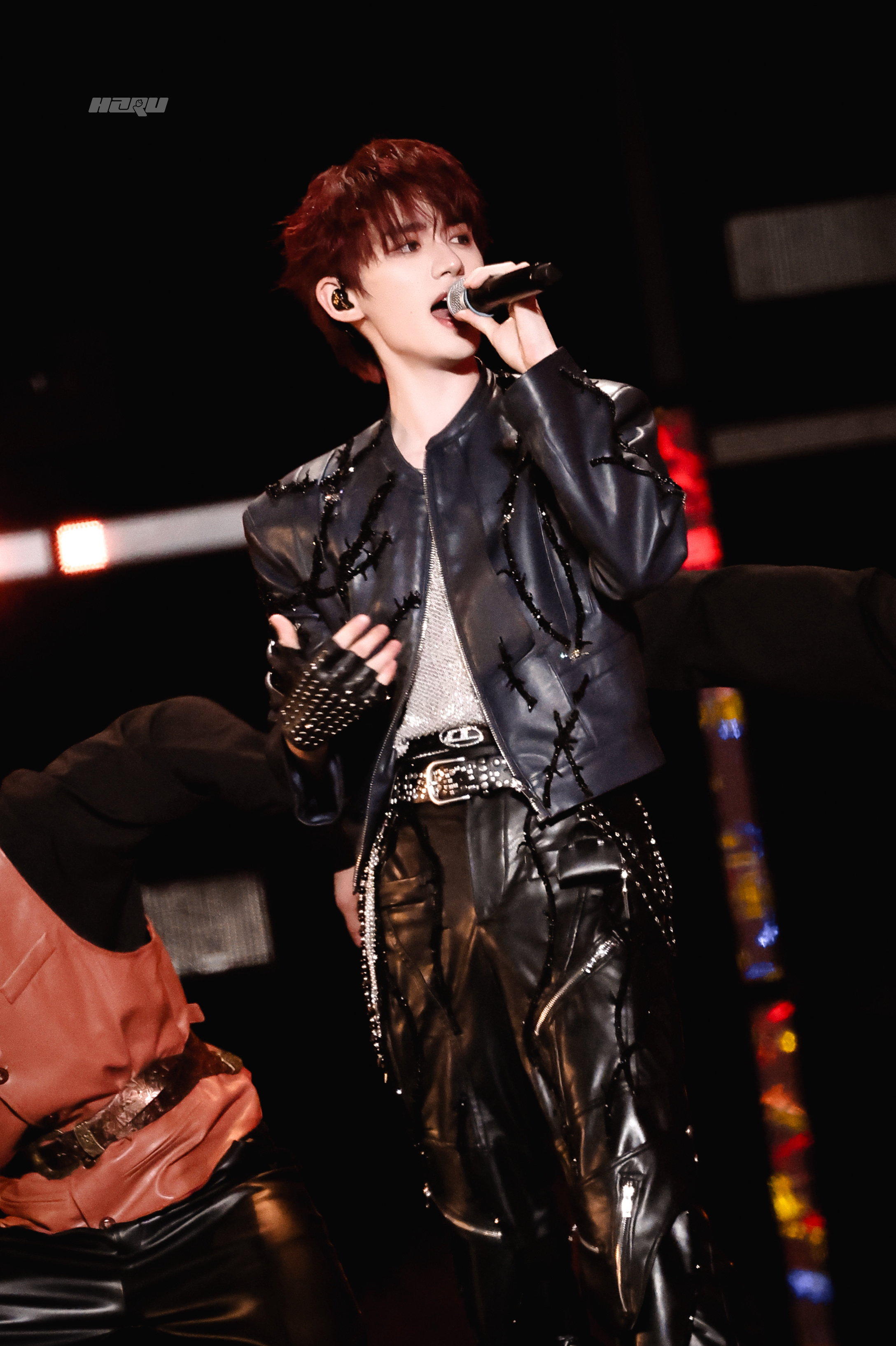 丁程鑫下颌线妄图侵入你的黑暗🥀🩸 