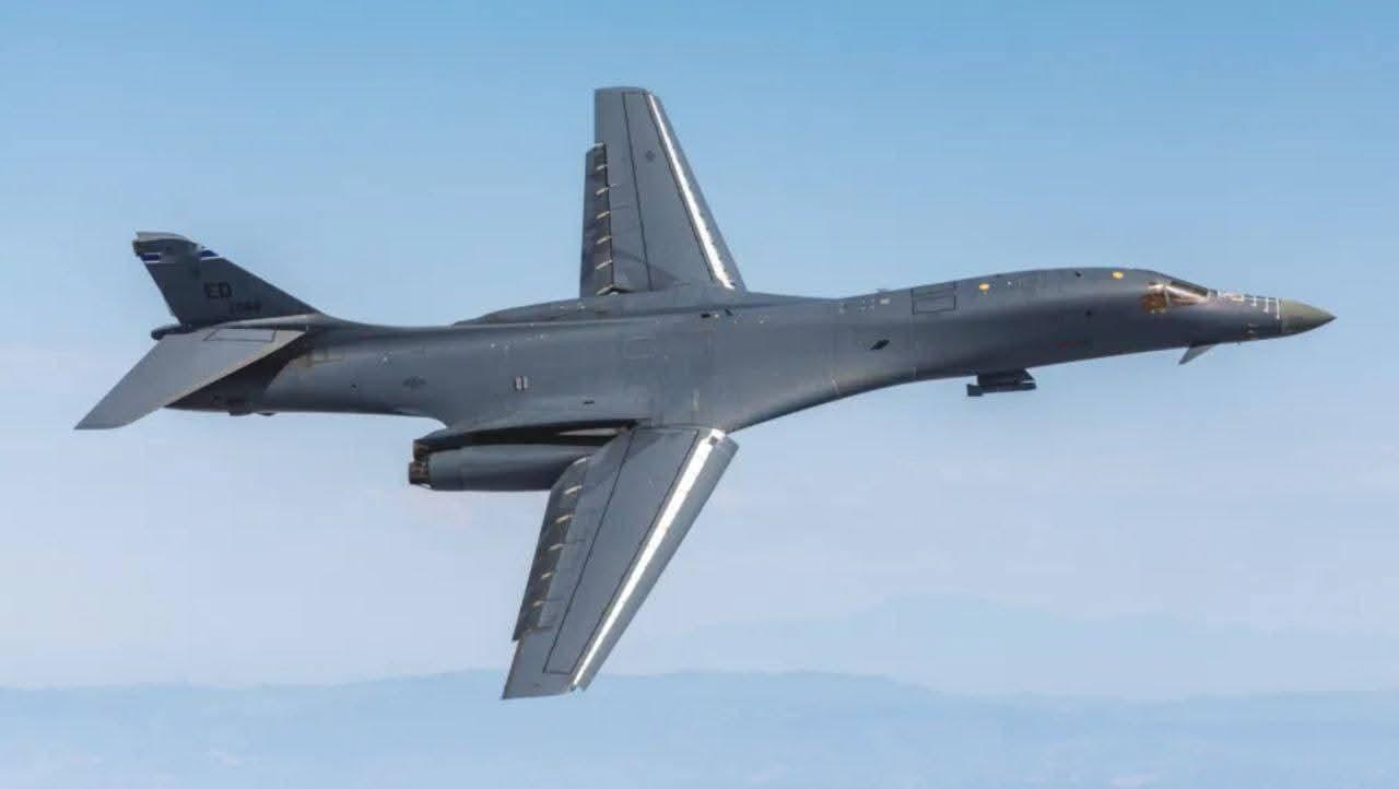 突发新闻——今天，两架美国空军B-1B“枪骑兵”战略轰炸机飞入委内瑞拉防空保护伞