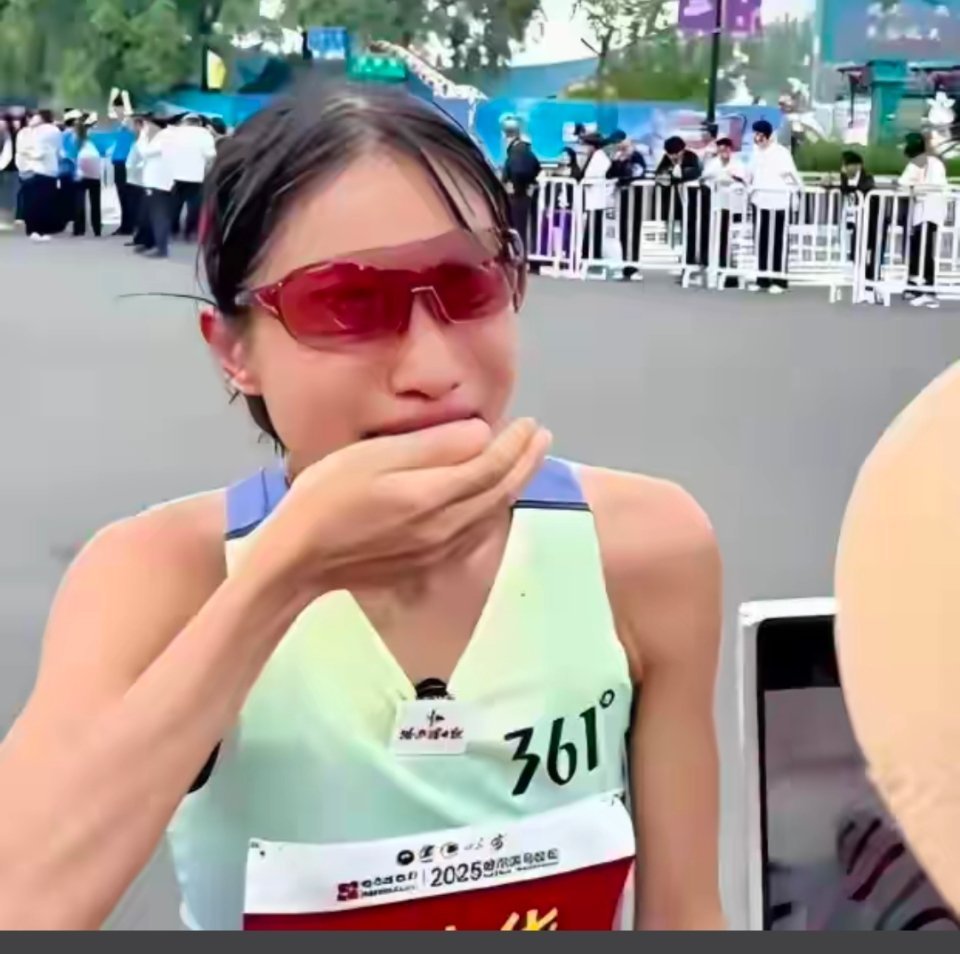 医院回应最快女护士张水华被处分爱好与职业本应相辅相成，而非彼此掣肘。张水华的马拉