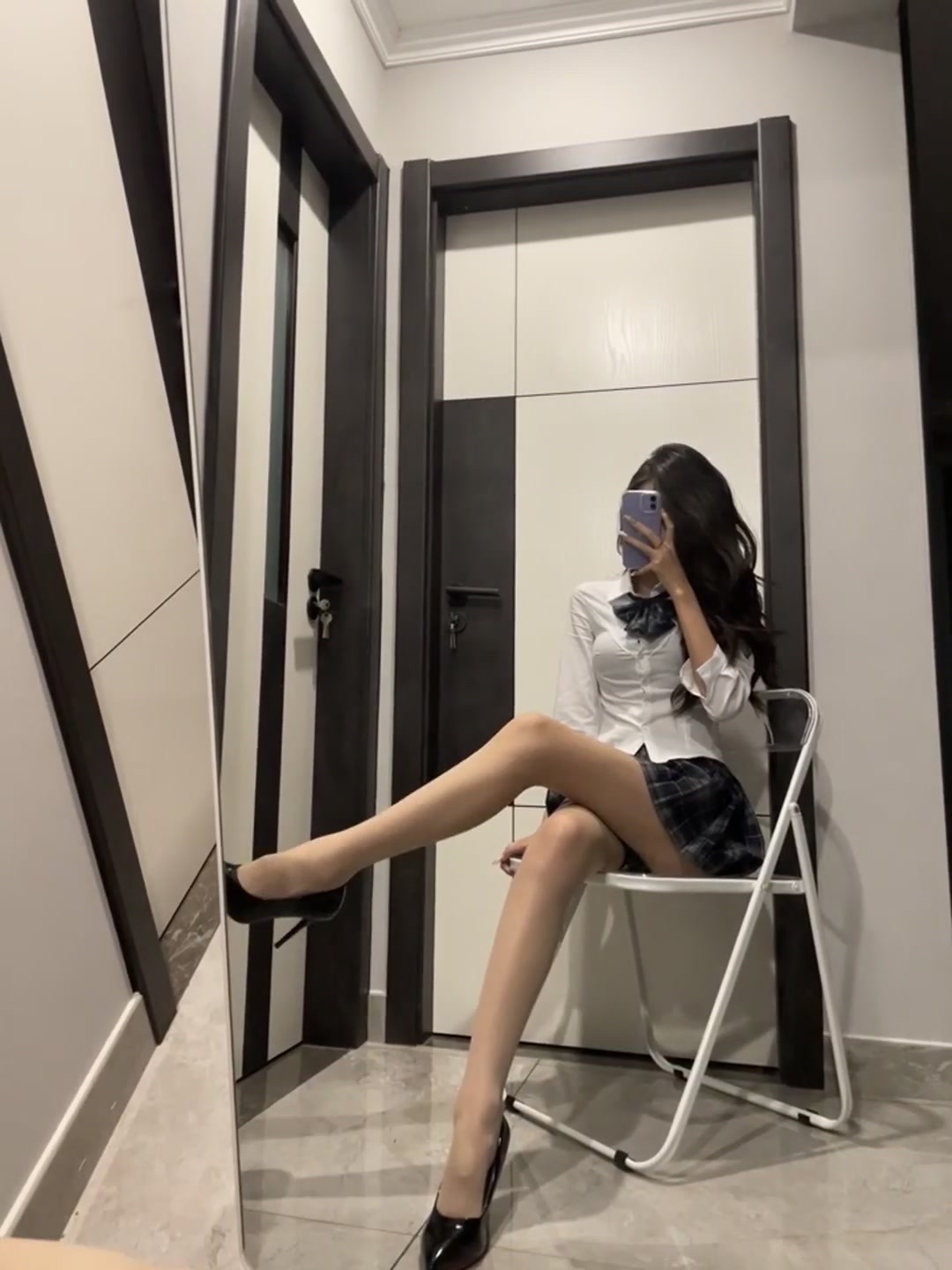 点赞抽jk配高跟鞋 ​​​