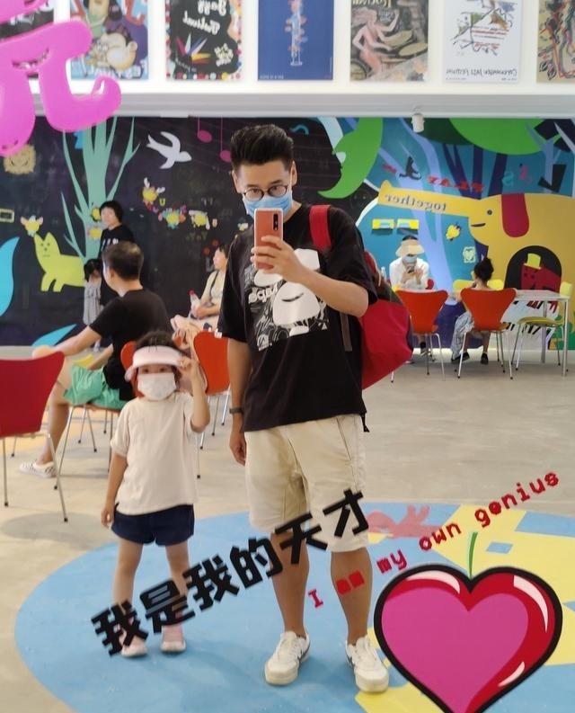手机也能给人像“精修”了？没错，零基础也能把自己P得美美的

一张照片不好看，很