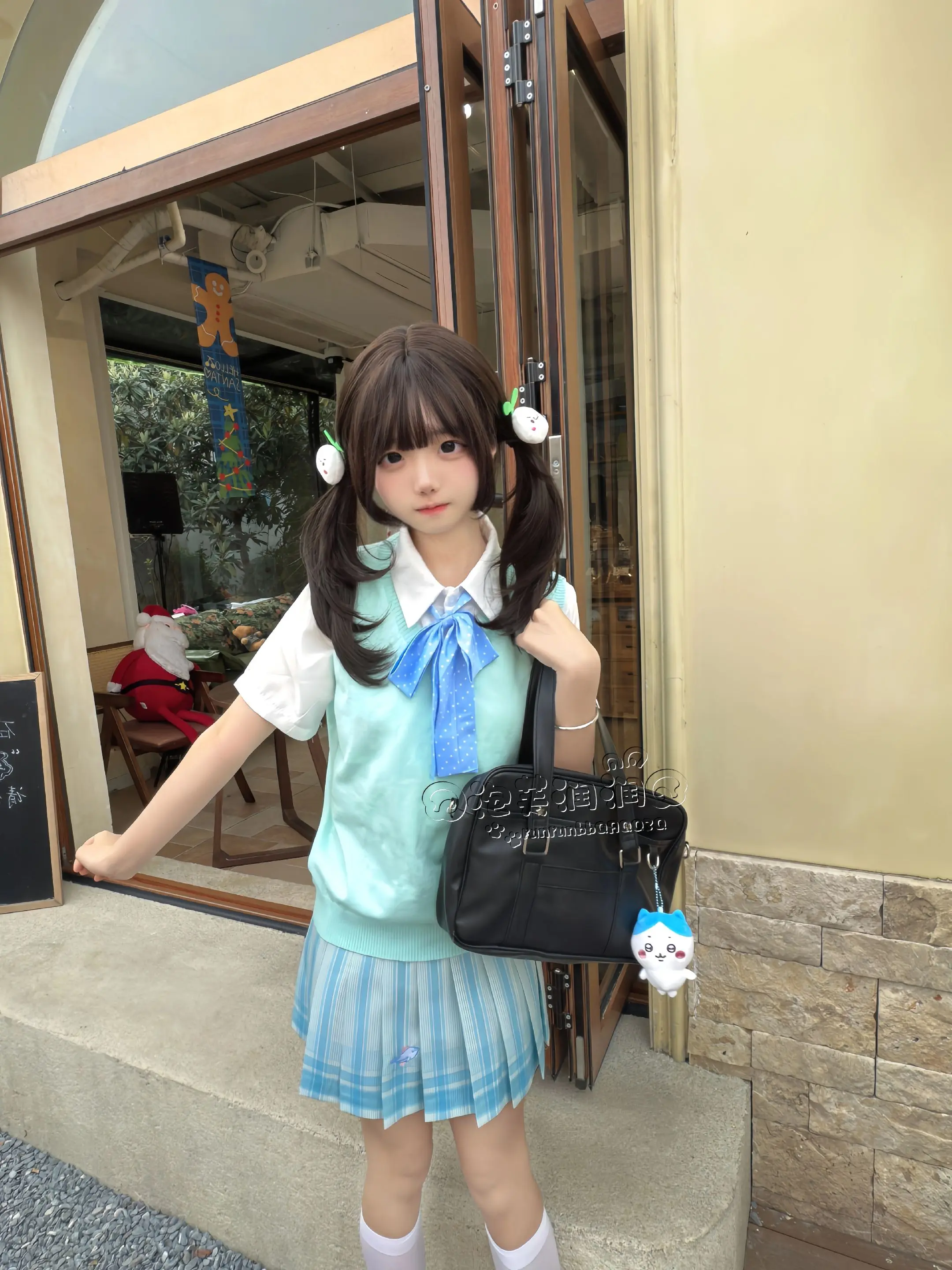 喜欢小猫还是我呀=￣ω￣= jk来自