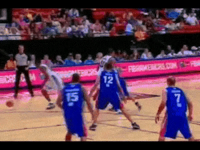 科比这几个球让对手很绝望啊……让世界见识一下NBA的顶级得分高手！ ​​​