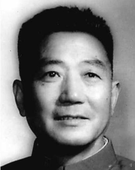 他曾任郑州市首任市长。1931年参加革命，1948年郑州解放后任首任市长，后兼任