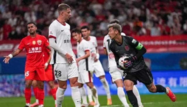 错失5个冠军点！海港3-0阻击蓉城！中超天王山之战：下轮死磕英博