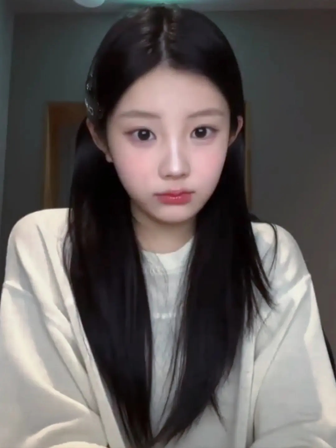 比起 moka 和 minju李沅禧现在才是 illit 门面吧