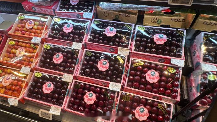 车厘子价格大跳水批发商却笑不出今年冬天，智利车厘子大量涌入中国市场，引发零售价格