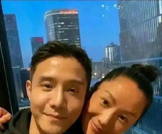 高圆圆爱了他5年，瞿颖陪了他11年，如今这个男人过成了这样