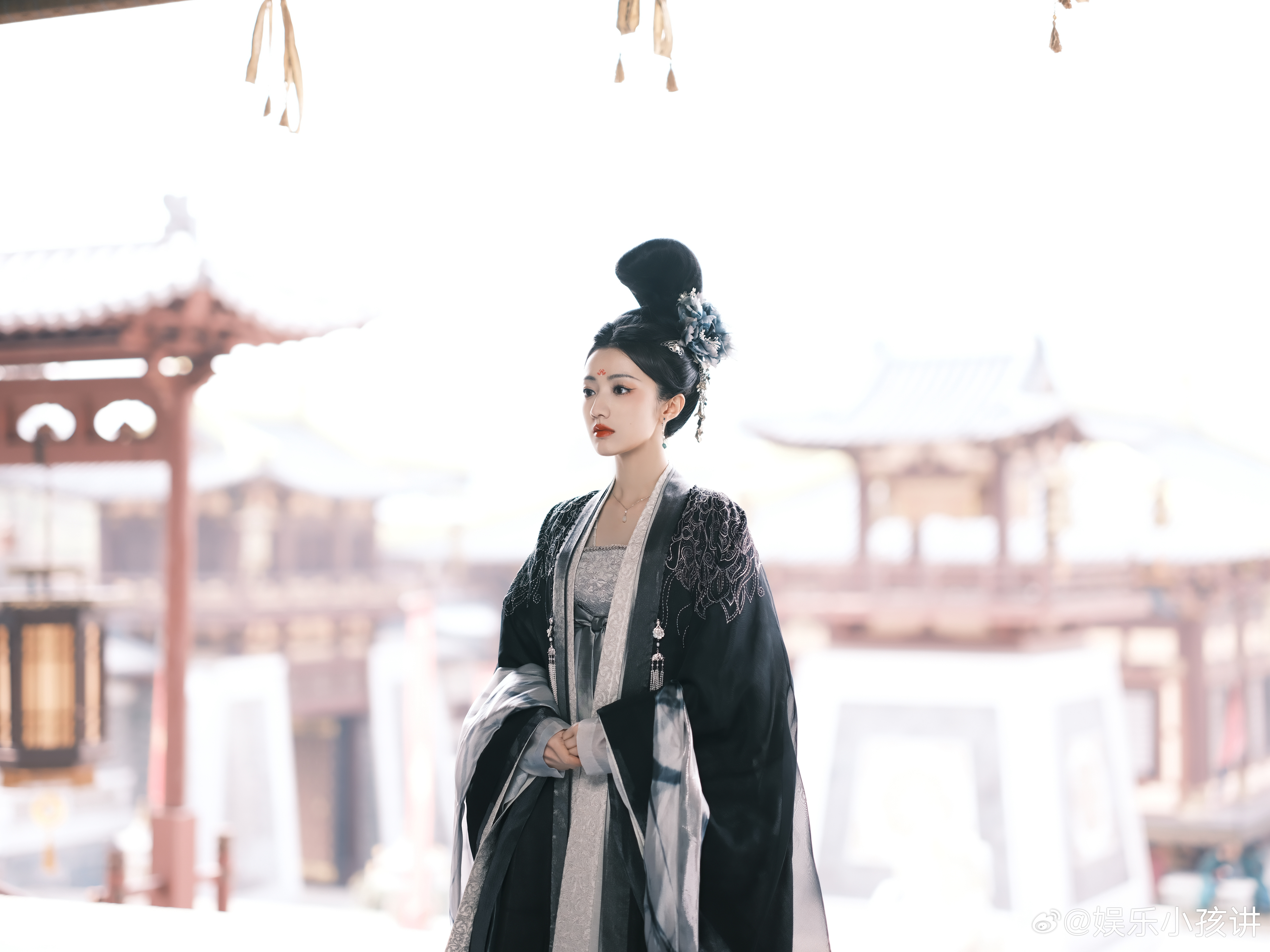 盛世天下女帝篇定档6月盛世天下女帝篇官宣定档消息令人欣喜，黄羿用心诠释角色魅力，