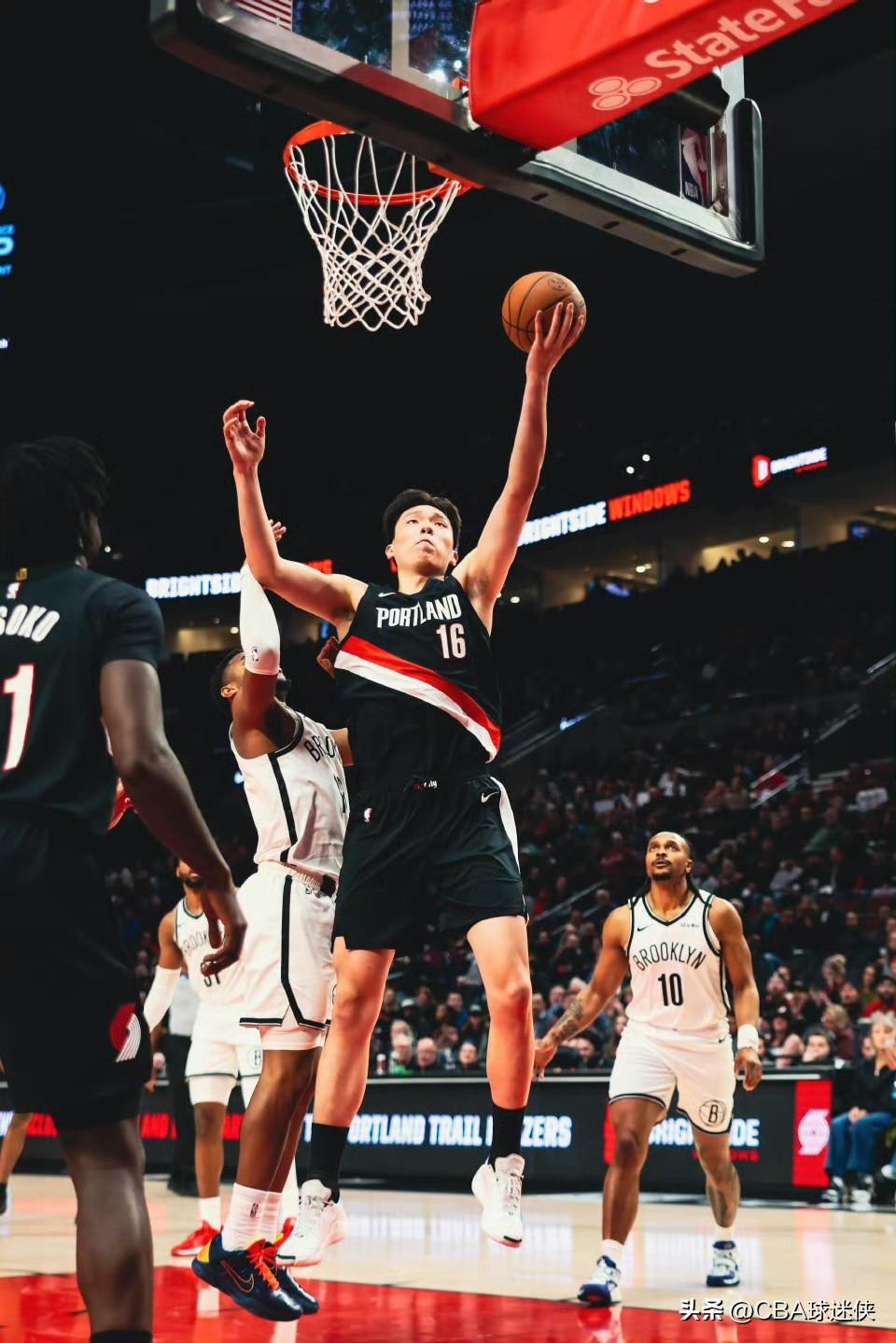 炸了！杨瀚森这球打得真叫一个强硬！

刚被召回，上场就敢这么干——挡拆顺下，三威