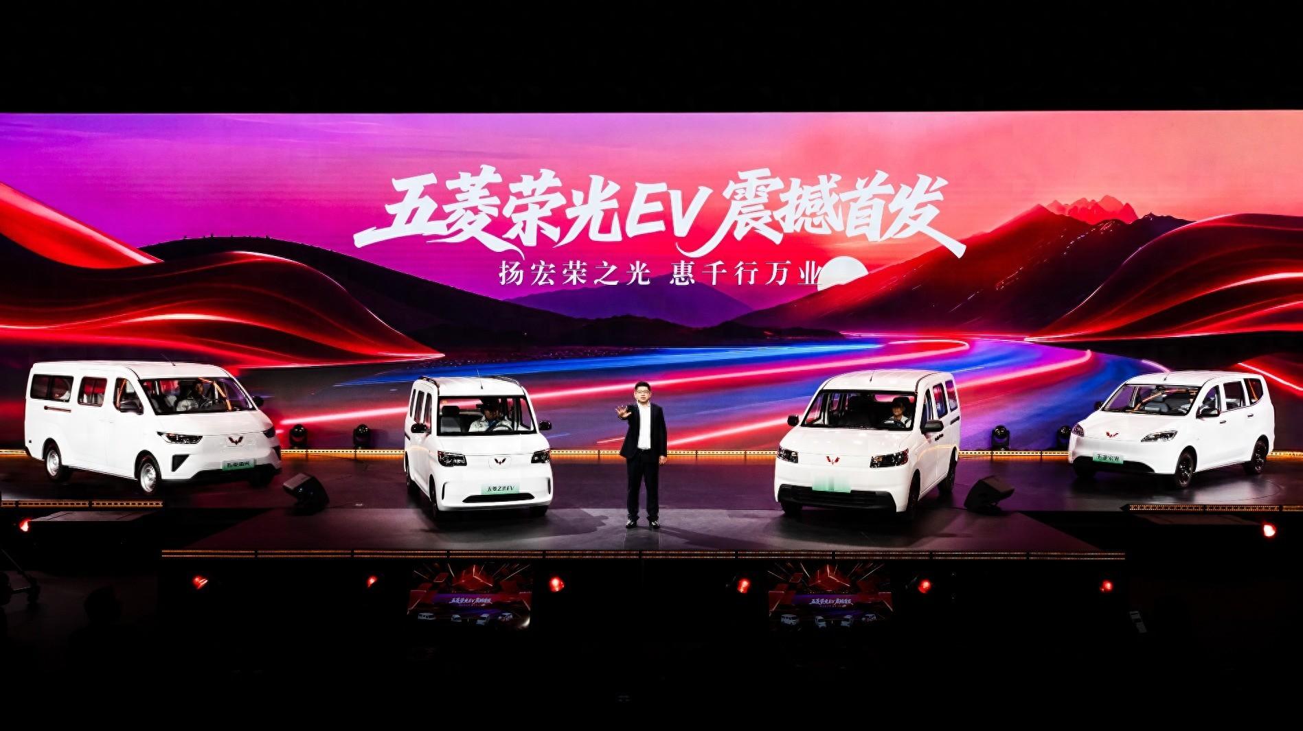 不知道你有没有做过一个摆摊的梦？我反正是有的。五菱的神车，活跃在祖国大地的各个角