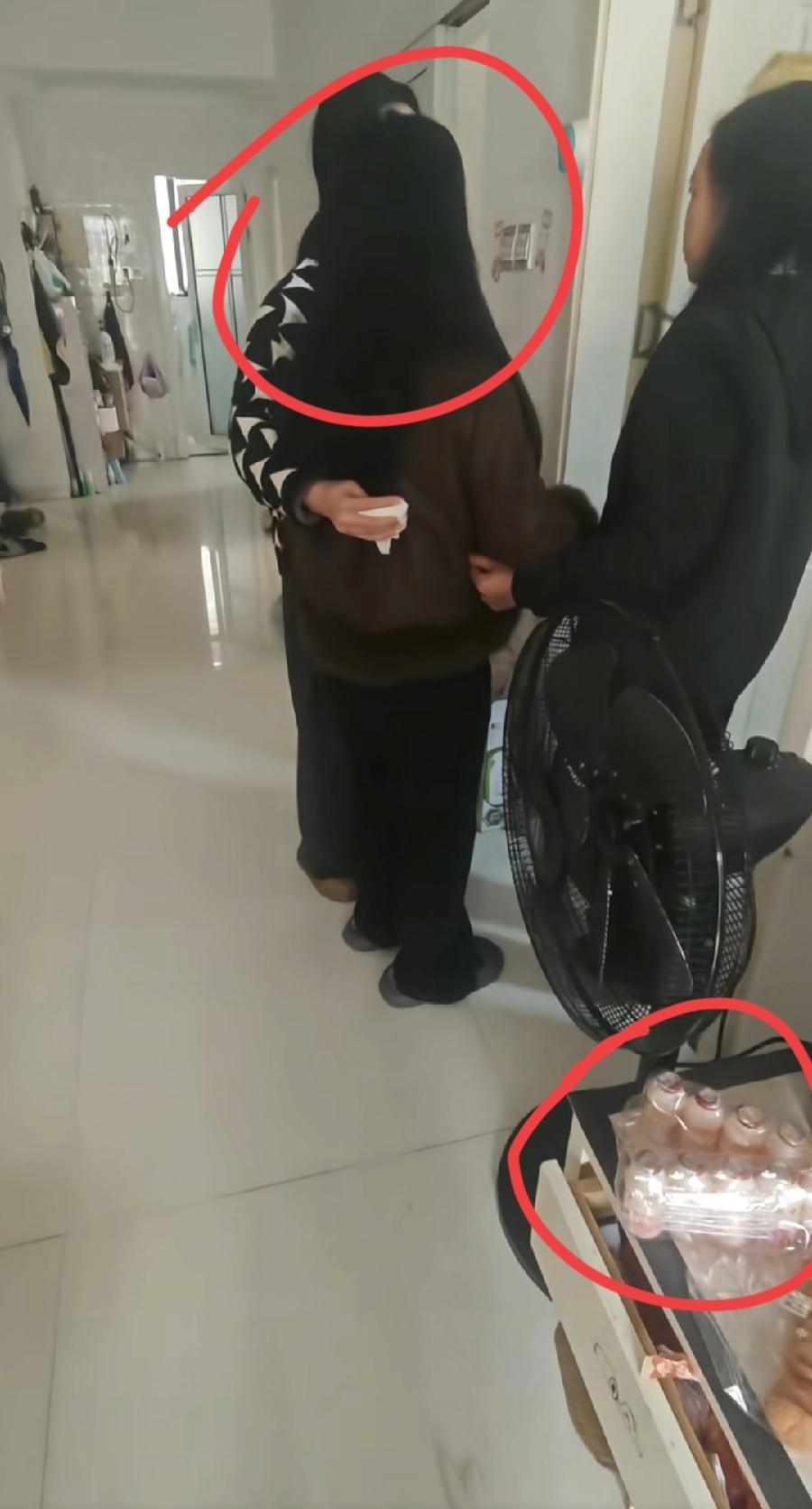 郴州喝农药去世烟花店老板的妻子，得知丈夫没救过来，在家里哭得非常伤心，两位女家属