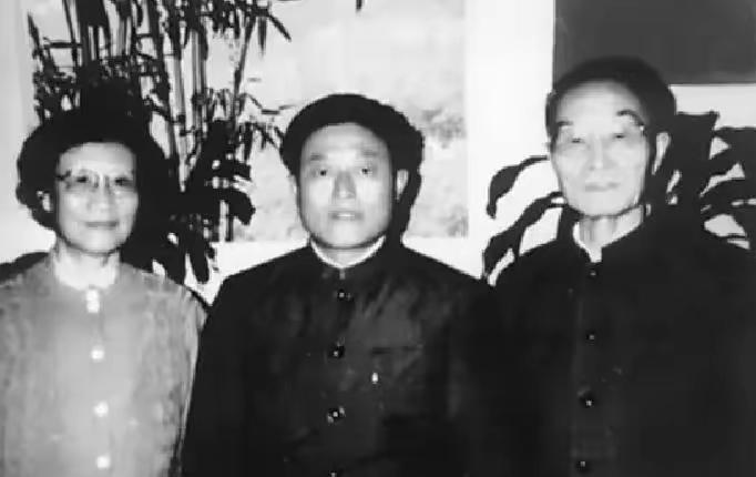 1972年5月，北京卫戍区警卫班长赵保群，接到连队指导员通知，提干政审已经通过，