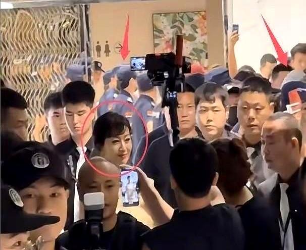 樊振东当年的担忧，这次恐怕真的在72岁的赵雅芝身上应验了！
 

网传有私生饭居