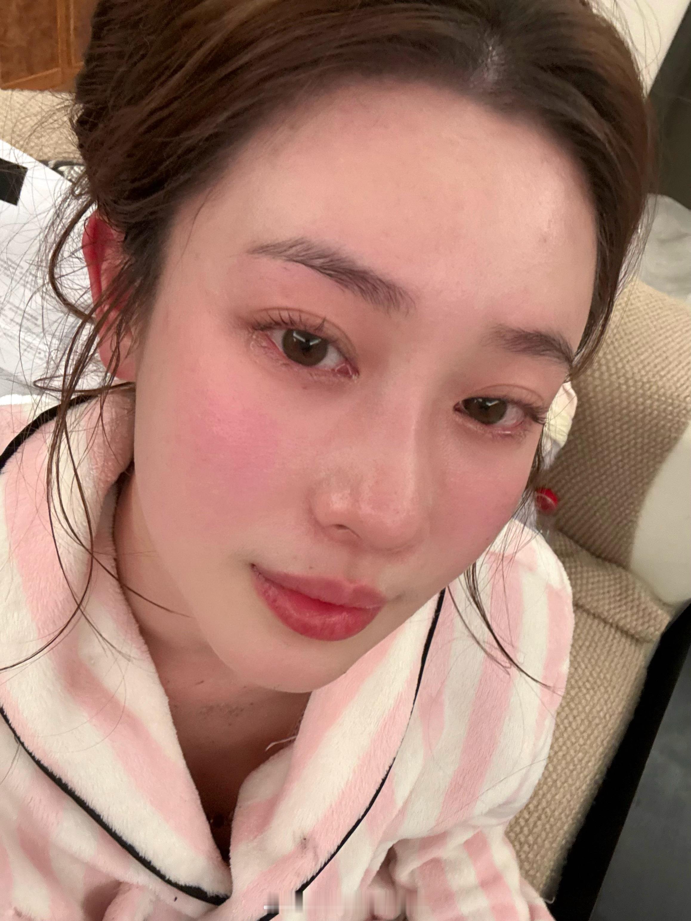 昨晚看《爱情怎么翻译》来情绪了 第一反应 赶紧把和阿白那个素材剪了一定会很带感有