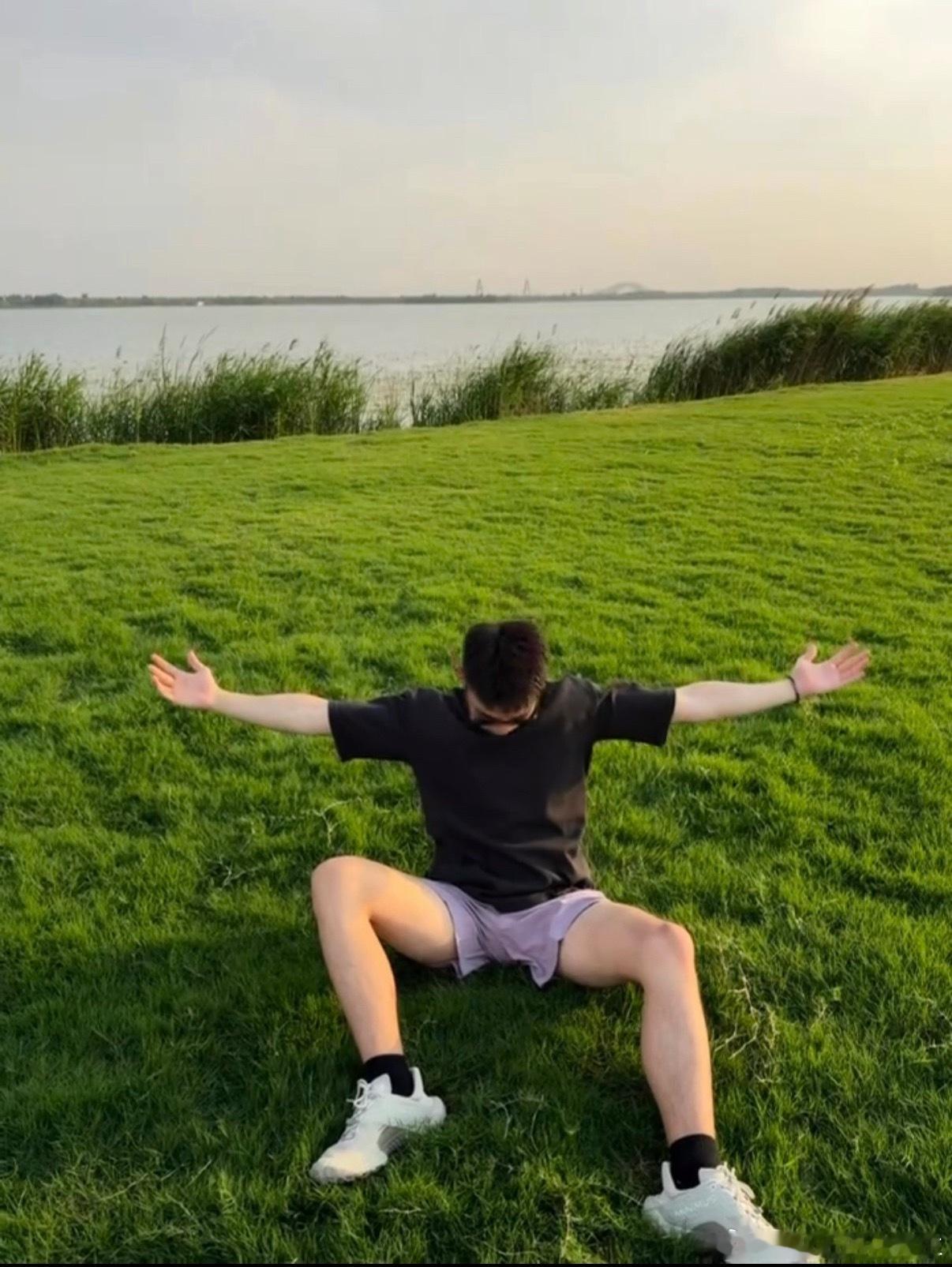 夏天的空气里充满了荷尔蒙的味道