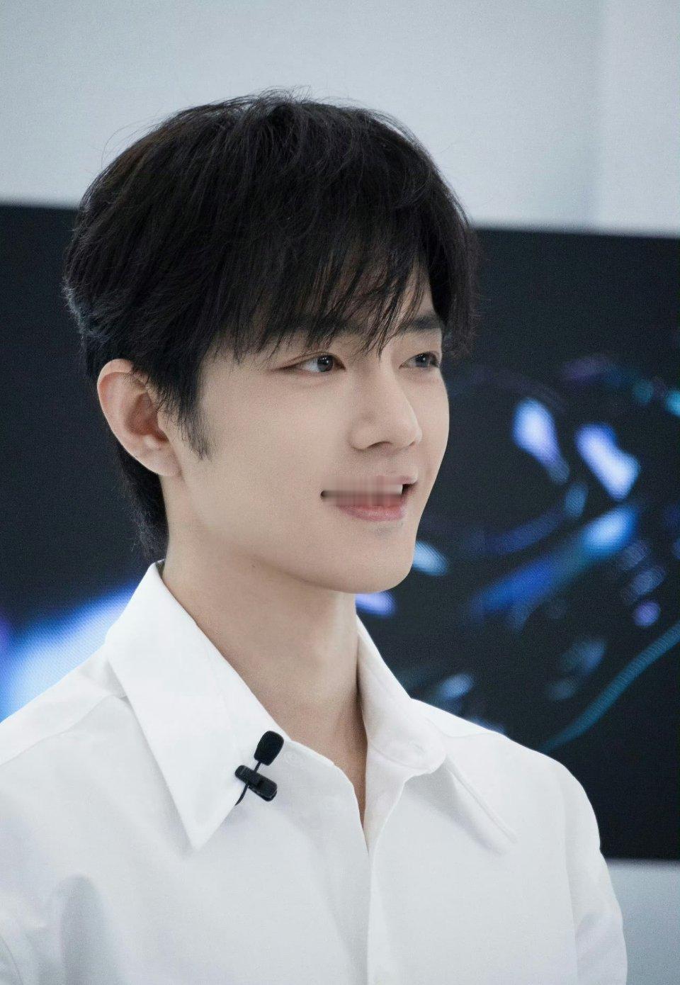 肖战直播今天是顺毛肖战！又奶又帅！谁能不爱！