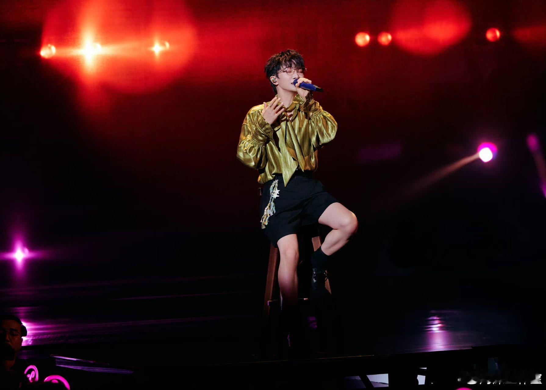 周深无伴奏转音太丝滑 没有伴奏的“裸声”才见真章！周深把《自诩周全》的节奏感嚼得