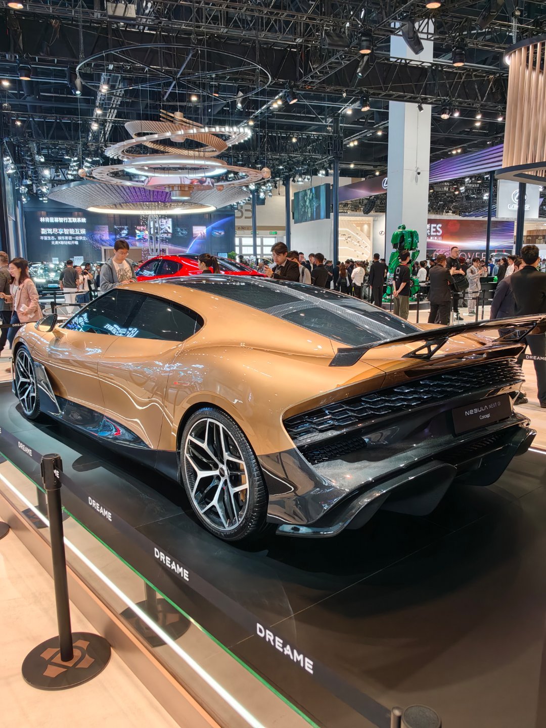 追觅大超跑！等等，怎么是四门的？我得捉几个朋友刺探下追觅是怎么个玩法！大v聊车2