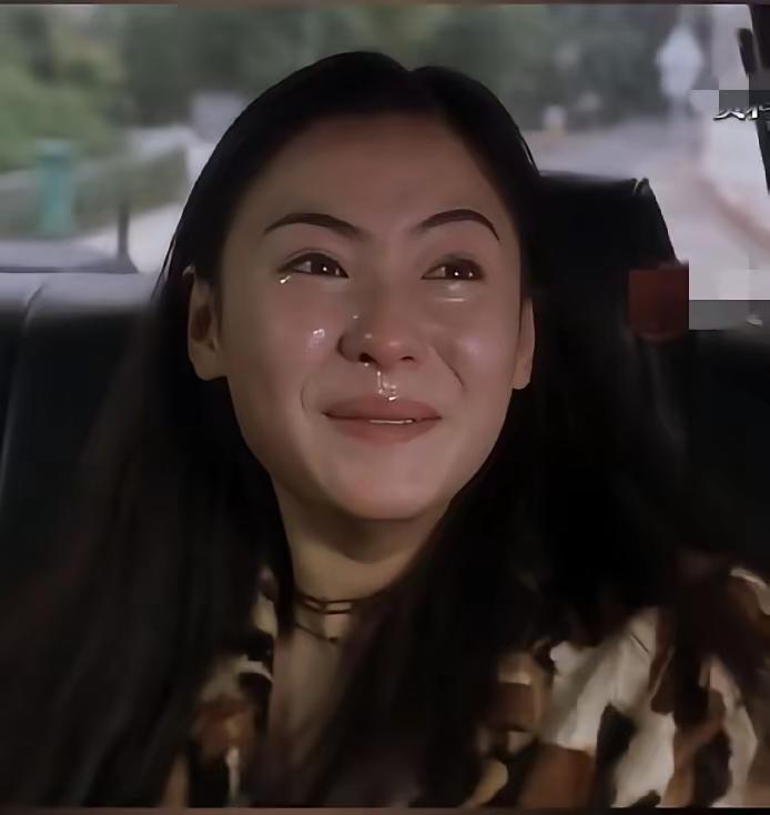 张柏芝在法庭上泪流满面，此刻有一个男人陪在身边多好，离婚的女人真的没有必要找男人