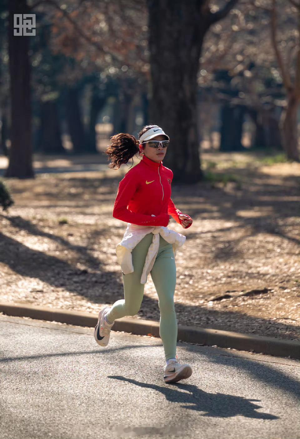 张德顺东京马拉松2:20:53完赛排名第9位，这一成绩进入了中国女子马拉松Top