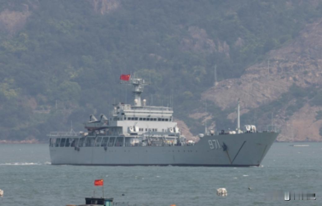 中方态度已经挑明了：黄岩岛这事儿没商量！南部战区撂下硬话——菲方舰机要是敢擅闯中