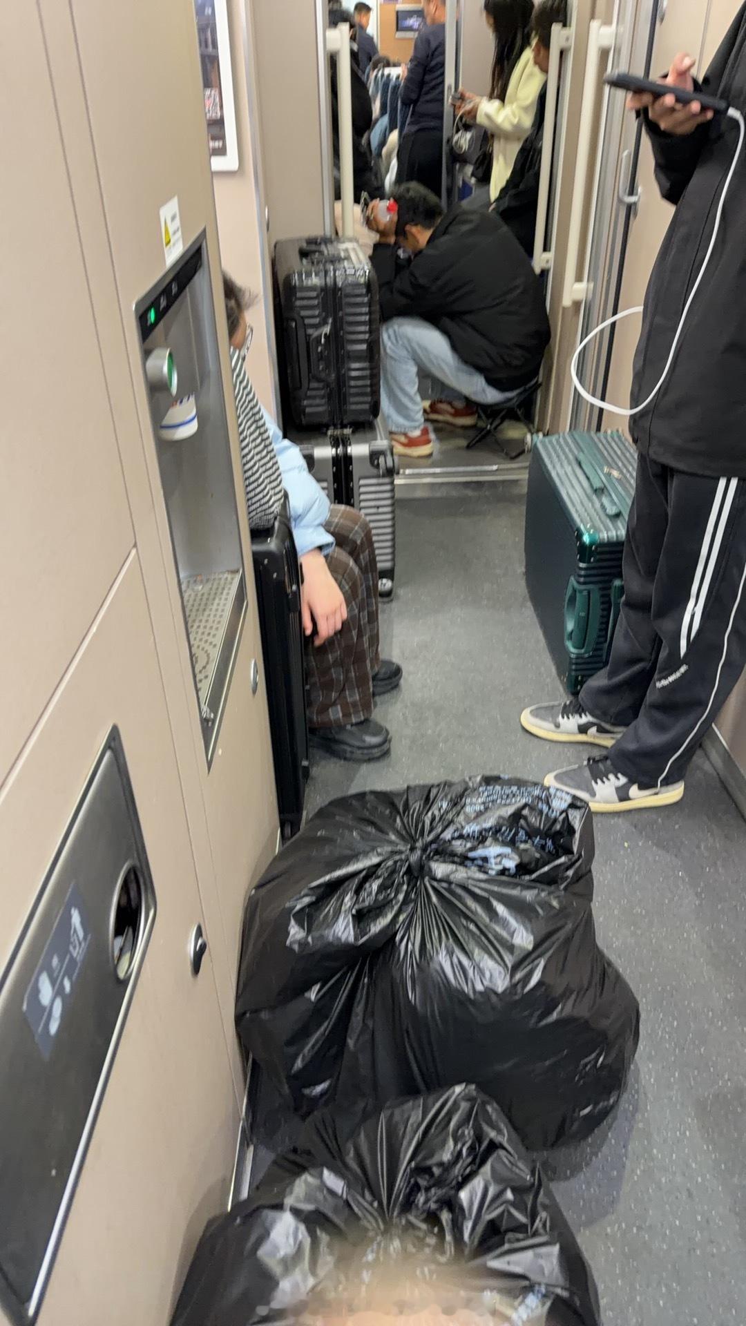 没招了，先上来窝着吧 