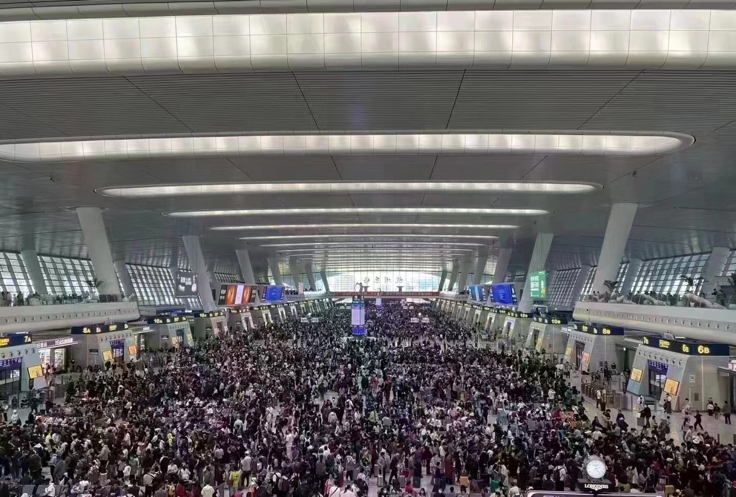 #列车命案死者是舞者且专业突出#近期列车上发生命案，应该说很多年以来很偶然听到的