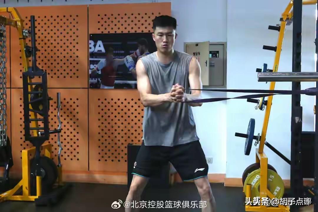 北控男篮重新集结，开始夏季集训！经过近一个月的休假休整，球员们归队后都精神饱满，