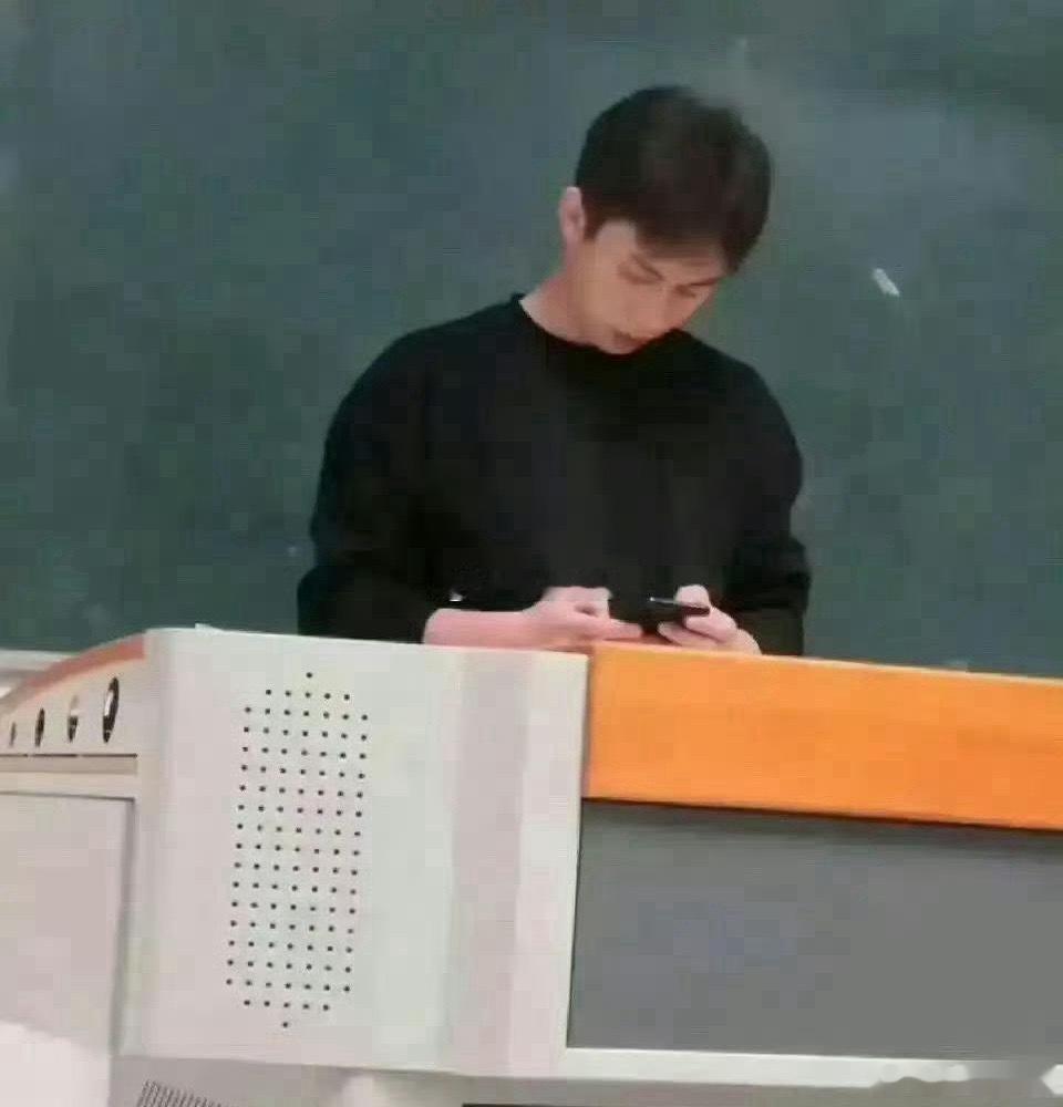 这种裤子能不能灭绝啊 ​​​
