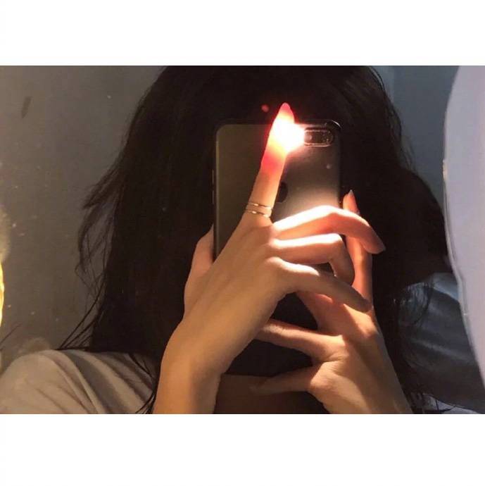 其实你的暗示他都明白你的潜台词他也都懂他的无动于衷真的不是欲情故纵他只是不喜欢你