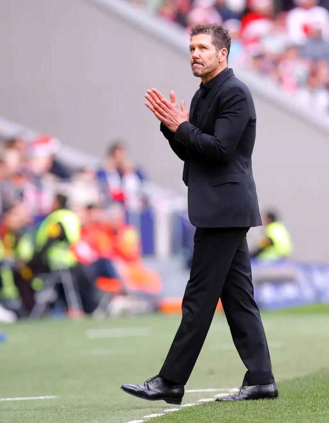 自2011年12月23日接任马德里竞技以来，西蒙尼已经在马竞度过了14年教练生涯