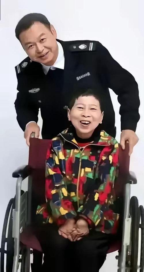 1988 年，湖南 21 岁女孩为了保护老板，奋不顾身与歹徒搏斗，最终被连捅 9