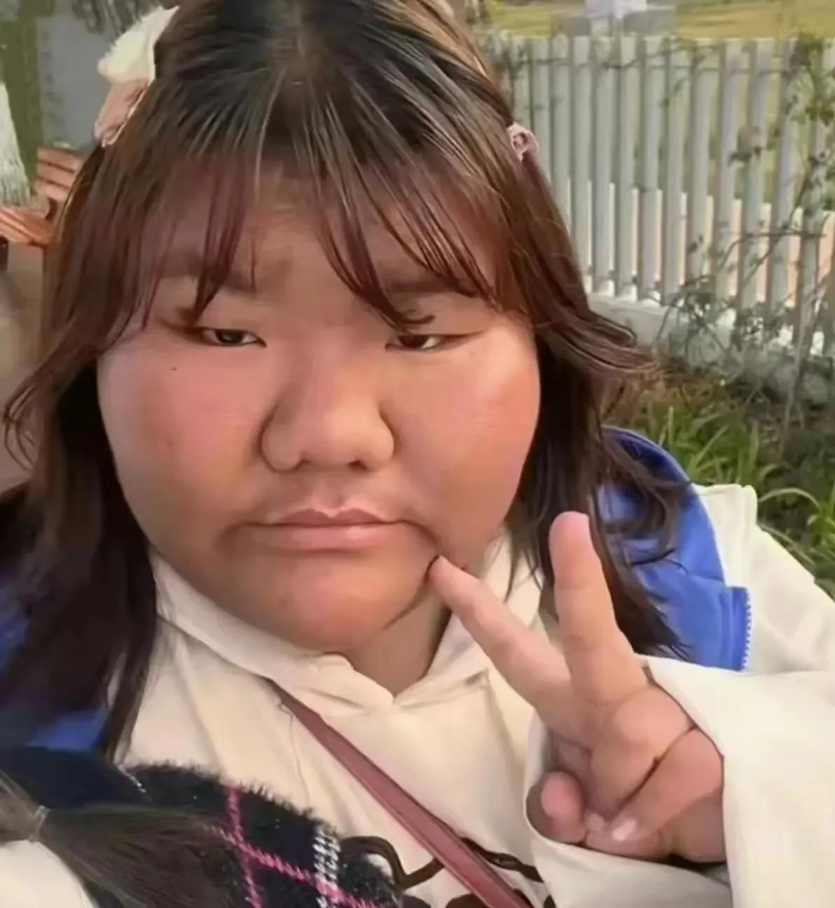我今年28岁了，长得胖呼呼的还挺可爱，和我结婚必须要彩礼28.8万，三金，有房有