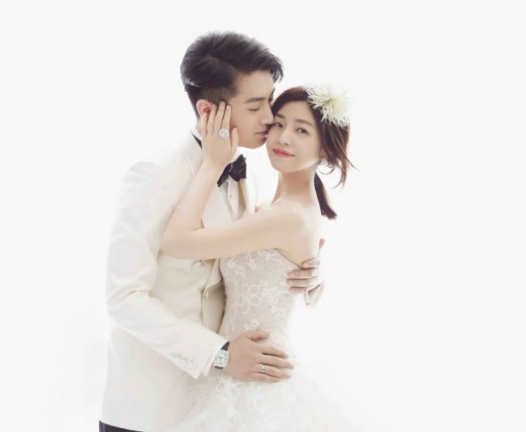 陈晓陈妍希离婚  早期我觉得荧幕CP最登对的一组，当年饰演《神雕侠侣》杨过、小龙