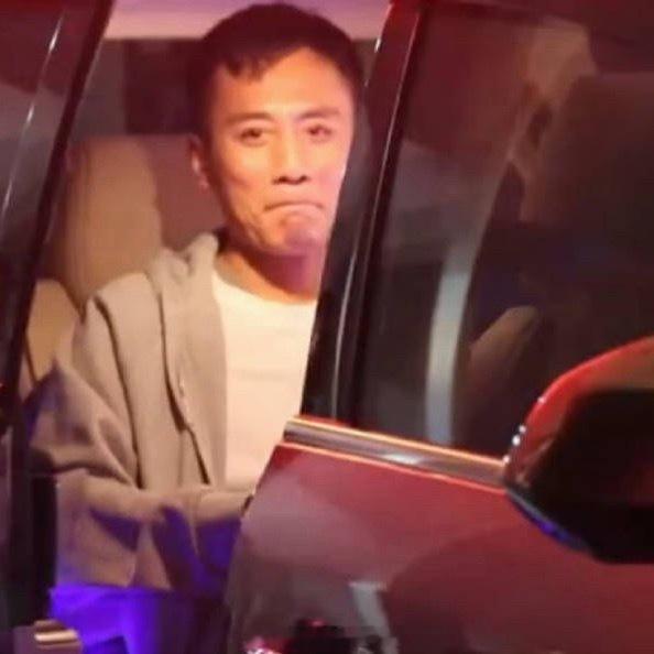 之前没多大感觉，直到我刷到诺一采访看到他抿嘴，跟刘烨简直一模一样
